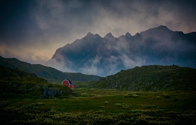 Buying a Second Home in Mountain Communities